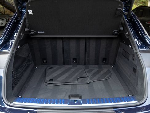 Certified 2025 Porsche Cayenne Coupe AWD/4WD image 48