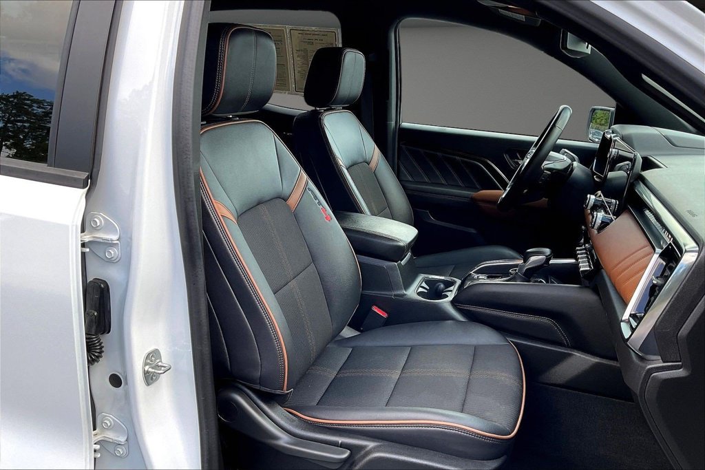 Used 2024 GMC Canyon AT4 w/ Technology Package AWD/4WD image 33