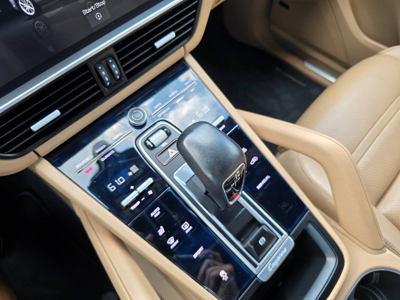 Used 2019 Porsche Cayenne AWD/4WD image 22