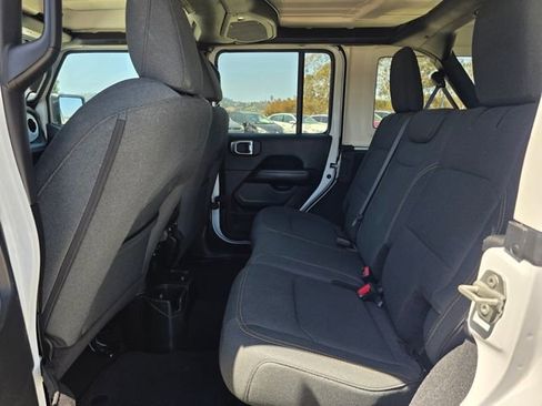 Used 2024 Jeep Wrangler Unlimited Sahara AWD/4WD image 13