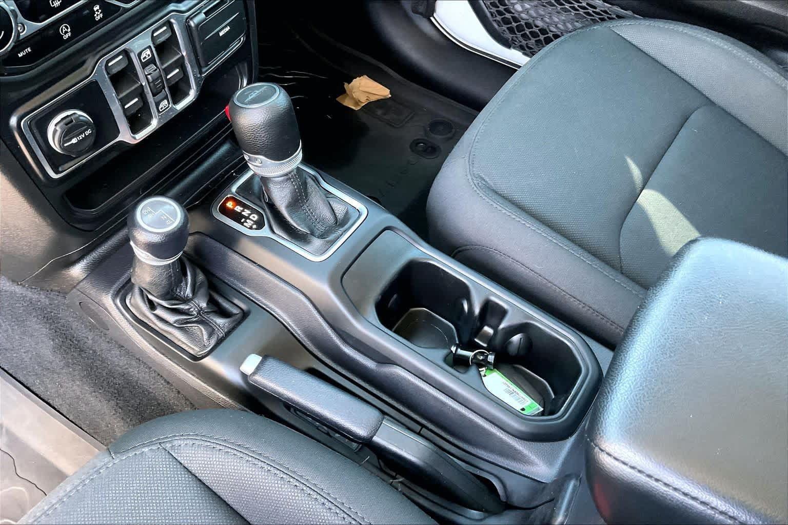 Used 2022 Jeep Gladiator Sport AWD/4WD image 15