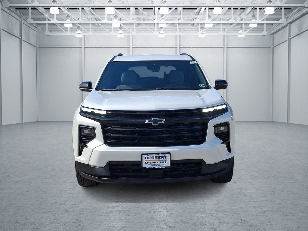 Certified 2024 Chevrolet Traverse LT w/ Midnight/Sport Edition FWD image 3