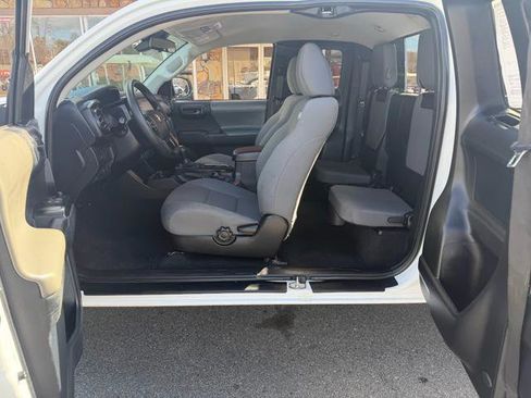 Used 2021 Toyota Tacoma SR5 image 7