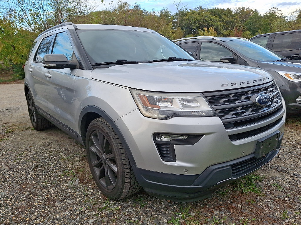 Used 2019 Ford Explorer XLT w/ Equipment Group 202A FWD image 3