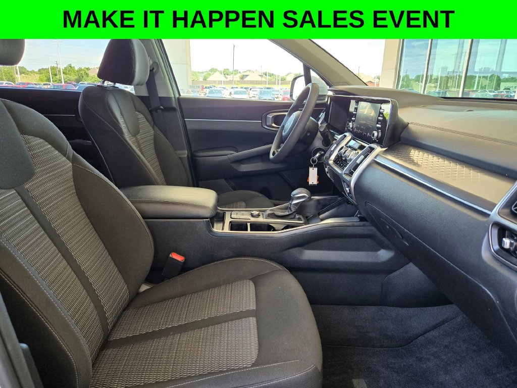 Used 2023 Kia Sorento LX AWD/4WD image 26