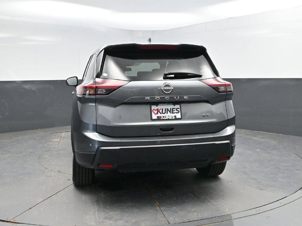 Used 2024 Nissan Rogue SV FWD image 6