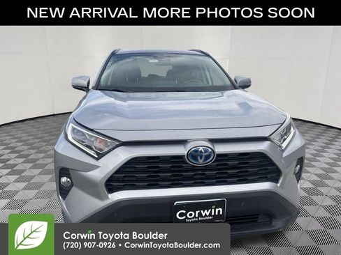 Used 2020 Toyota RAV4 XLE w/ XLE Grade Weather Package AWD/4WD image 2