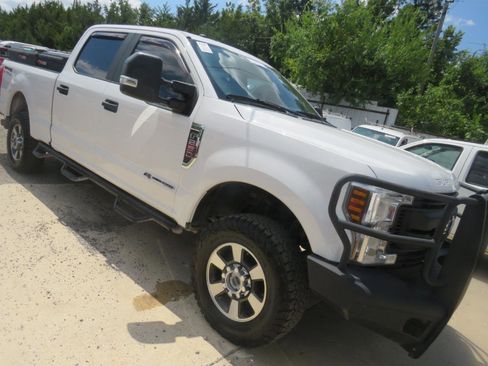 Used 2019 Ford F250 XL w/ Power Equipment Group AWD/4WD image 3