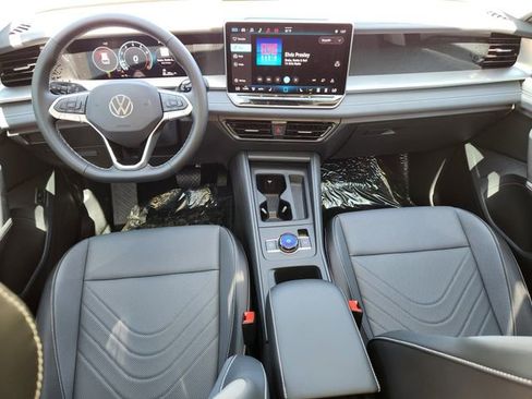 New 2026 Volkswagen Tiguan SE AWD/4WD image 24