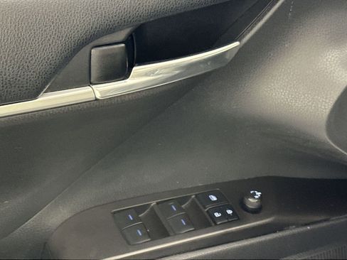 Used 2021 Toyota Camry SE FWD image 13