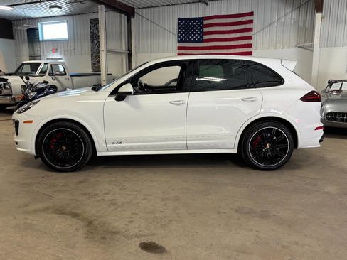 Used 2016 Porsche Cayenne GTS AWD/4WD image 4