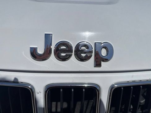 Used 2016 Jeep Grand Cherokee Laredo w/ Quick Order Package 23E RWD image 6