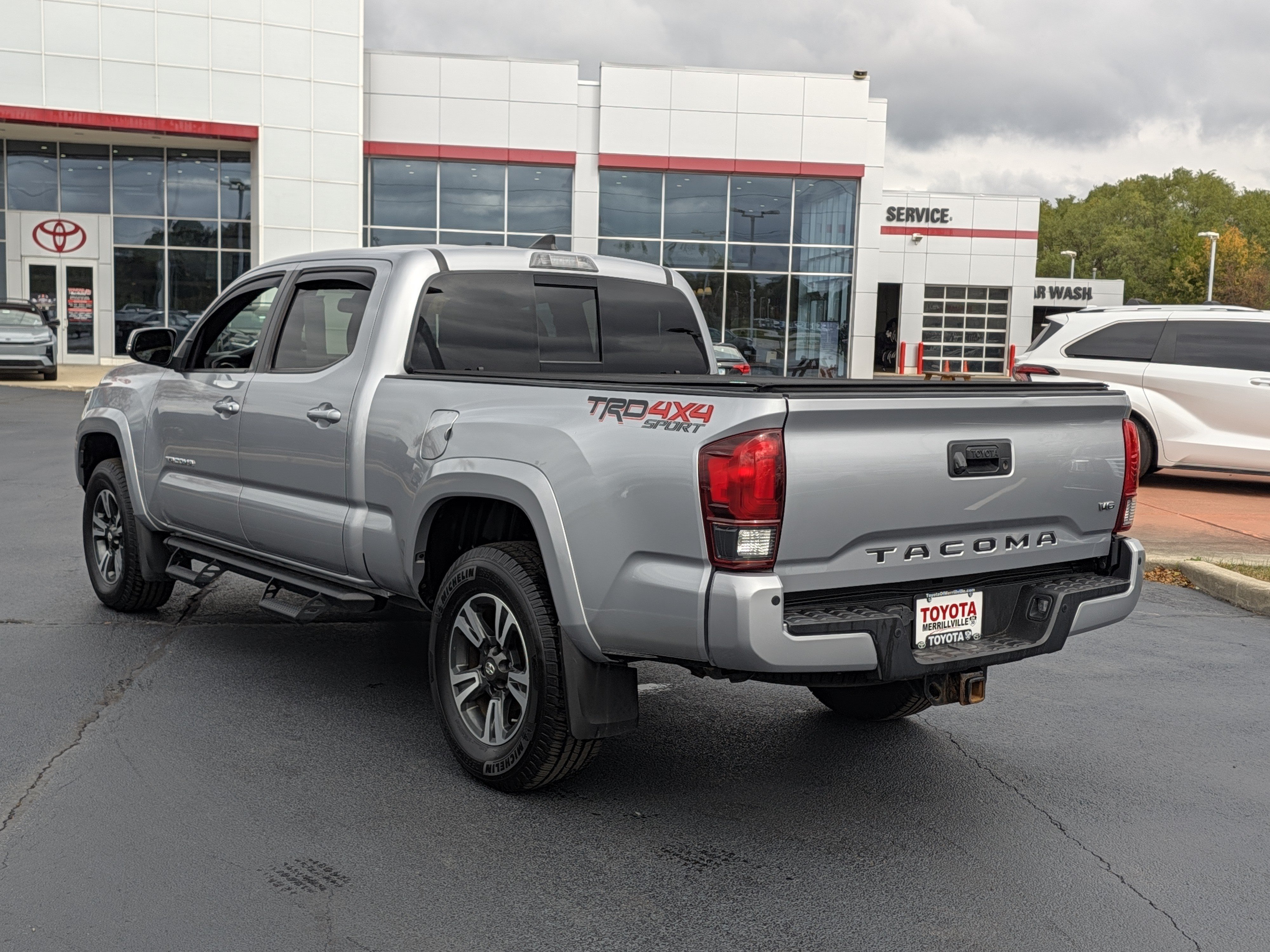 Used 2019 Toyota Tacoma TRD Sport w/ Technology Package AWD/4WD image 6