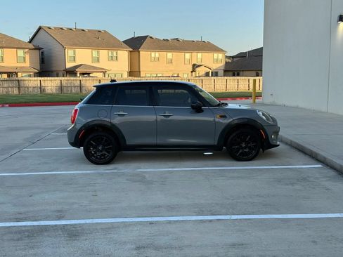 Used 2017 MINI Cooper 4-Door Hardtop FWD image 8