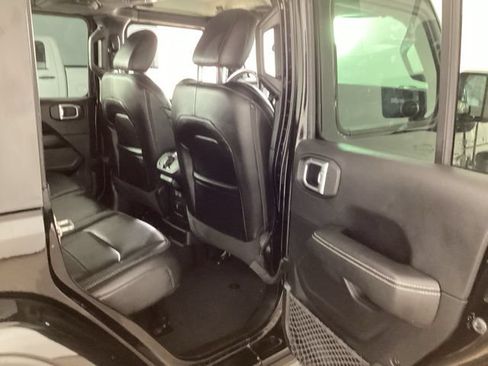 Used 2020 Jeep Wrangler Unlimited Sahara AWD/4WD image 19