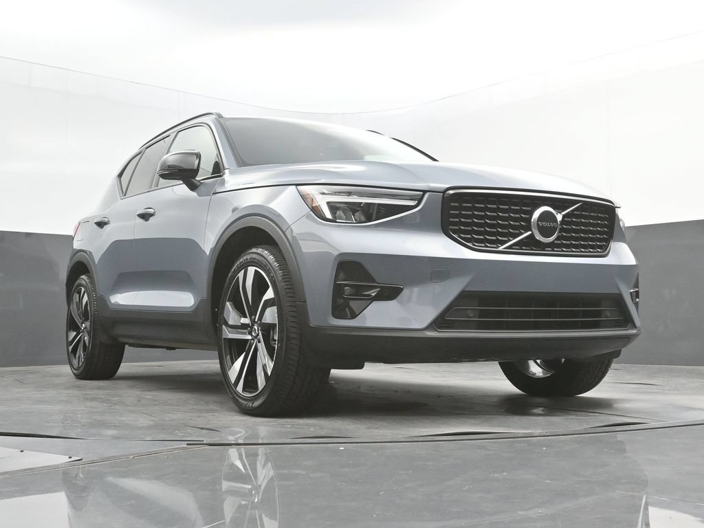 Certified 2023 Volvo XC40 B5 Plus w/ Climate Package AWD/4WD image 37