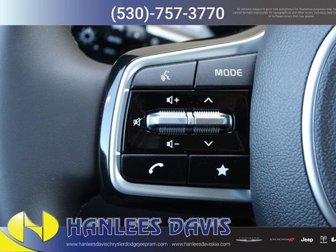 New 2026 Kia Carnival SX Prestige FWD image 32