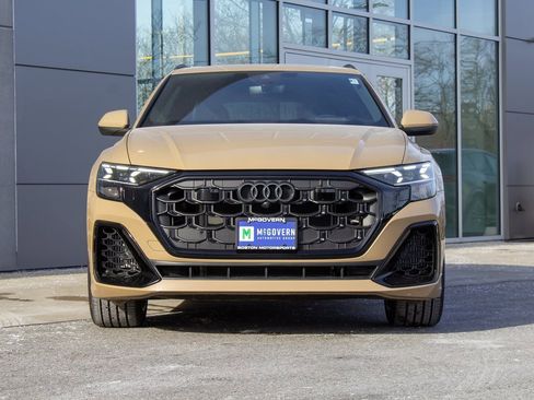 Used 2025 Audi Q8 Prestige image 2