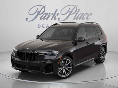 Used 2022 BMW X7 M50i w/ Dynamic Handling Package AWD/4WD image 8