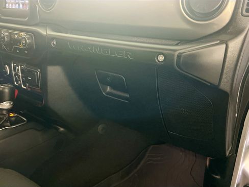 Used 2021 Jeep Wrangler Unlimited Sport AWD/4WD image 35