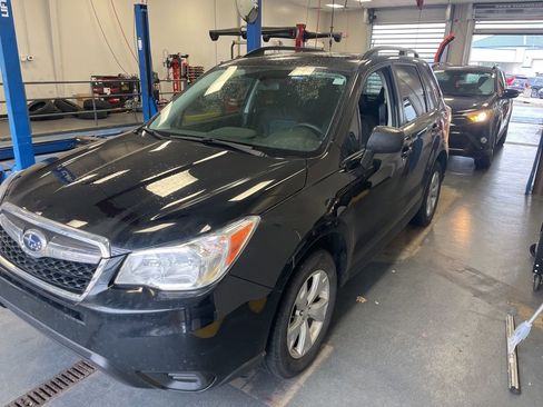 Used 2015 Subaru Forester 2.5i w/ Alloy Wheel Package AWD/4WD image 2