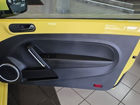 Used 2012 Volkswagen Beetle 2.5 FWD image 24