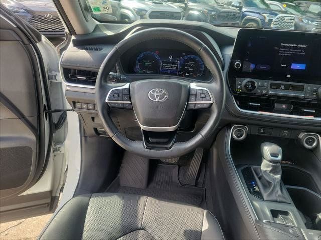 Certified 2024 Toyota Grand Highlander AWD Hybrid image 19