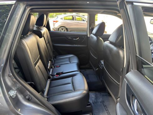 Used 2018 Nissan Rogue SL w/ Premium Package FWD image 39