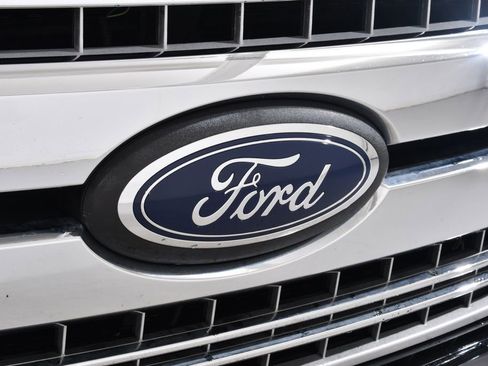 Used 2018 Ford F150 Lariat w/ Equipment Group 502A Luxury image 20