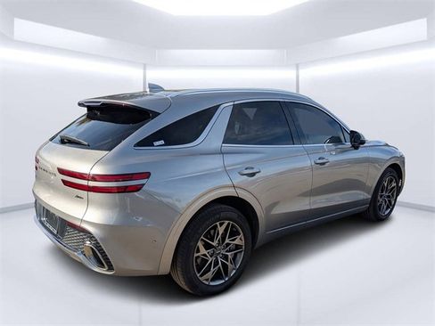 Used 2023 Genesis GV70 2.5T w/ Advanced Package image 3