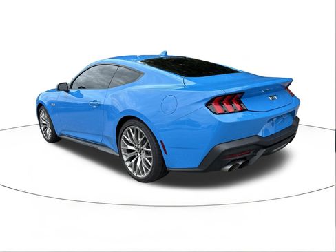 Used 2025 Ford Mustang GT Premium RWD image 5