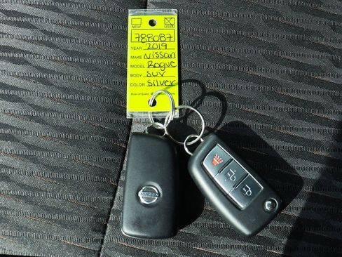 Used 2019 Nissan Rogue S image 57