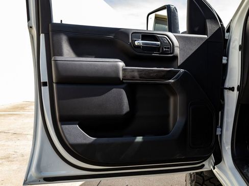 Used 2022 Chevrolet Silverado 2500 LTZ w/ LTZ Plus Package image 35