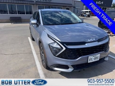 Used 2023 Kia Sportage EX FWD image 2