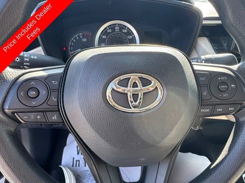 Used 2022 Toyota Corolla LE FWD image 12