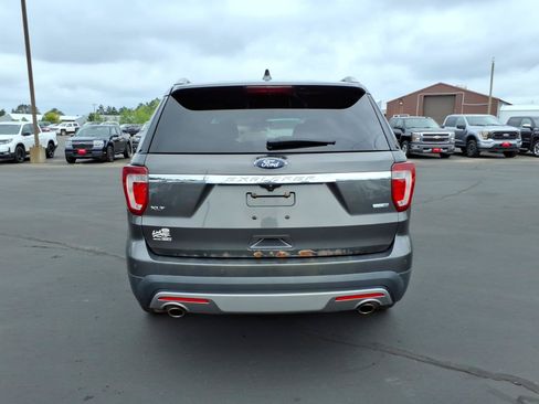 Used 2016 Ford Explorer XLT w/ Equipment Group 201A AWD/4WD image 5