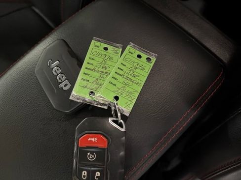 Used 2018 Jeep Wrangler Unlimited Rubicon image 26