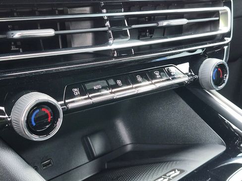 New 2026 Chevrolet Traverse Z71 w/ Enhanced Driving Package image 22