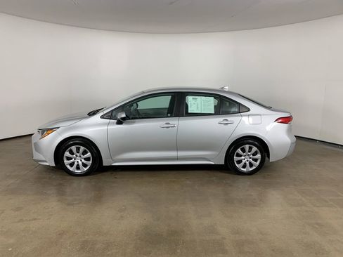 Used 2020 Toyota Corolla LE image 16