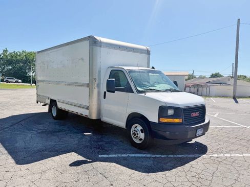 Used 2017 GMC Savana 3500 Extended RWD image 3