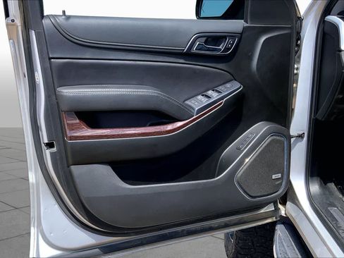 Used 2019 GMC Yukon XL SLT w/ Open Road Package AWD/4WD image 22
