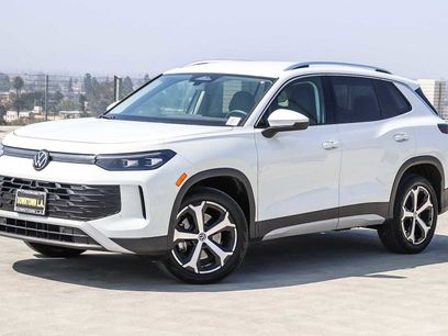 New 2025 Volkswagen Tiguan SE