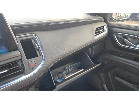 Used 2024 Chevrolet Suburban RST w/ Luxury Package AWD/4WD image 37