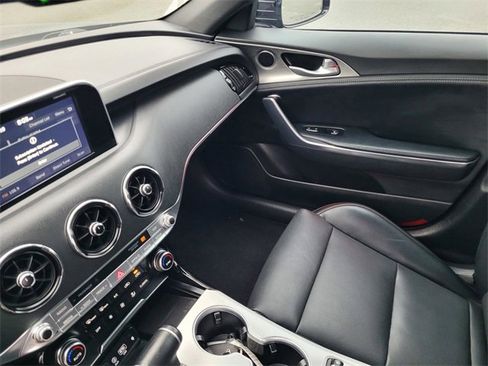 Used 2021 Kia Stinger GT image 11