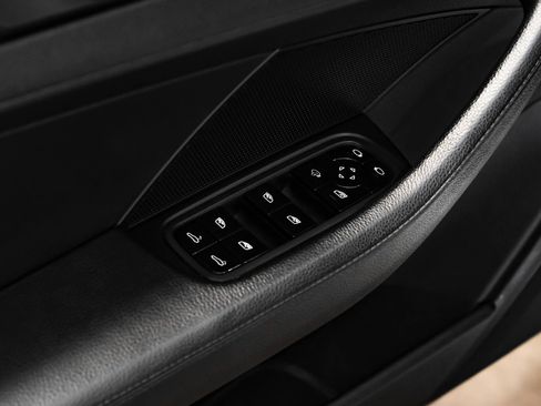 Used 2019 Porsche Panamera image 39