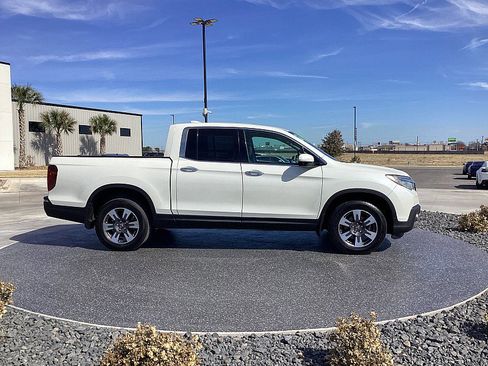 Used 2018 Honda Ridgeline RTL-E image 3