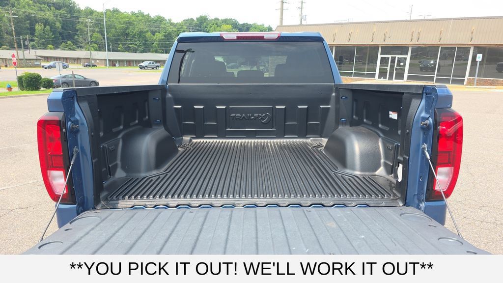 Used 2024 GMC Sierra 1500 Elevation RWD image 9