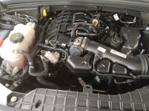 Used 2024 Jeep Grand Cherokee Laredo RWD image 30