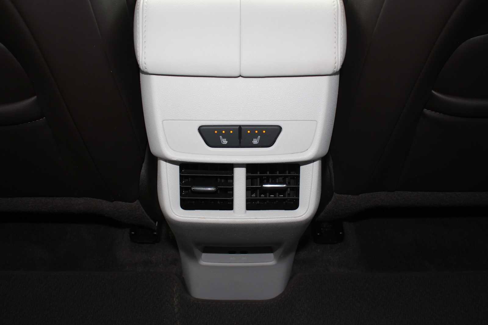 Used 2026 GMC Terrain Denali AWD/4WD image 34