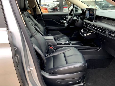 Used 2024 Lincoln Corsair FWD image 9